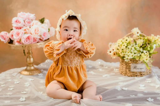 那曲宝宝睡觉爱笑